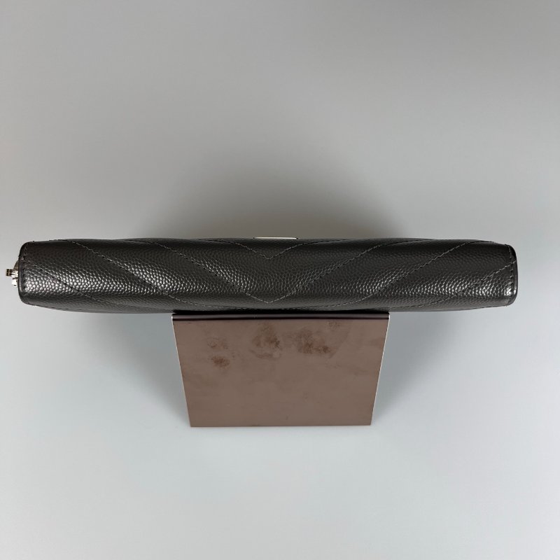 YSL 358094  灰銀魚子醬ㄇ拉長夾-4