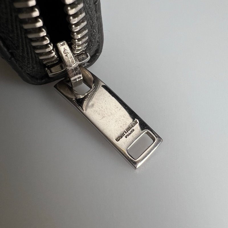 YSL 358094  灰銀魚子醬ㄇ拉長夾-11