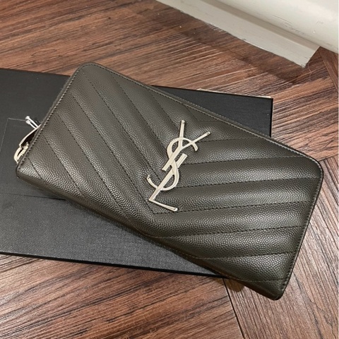 YSL 358094  灰銀魚子醬ㄇ拉長夾