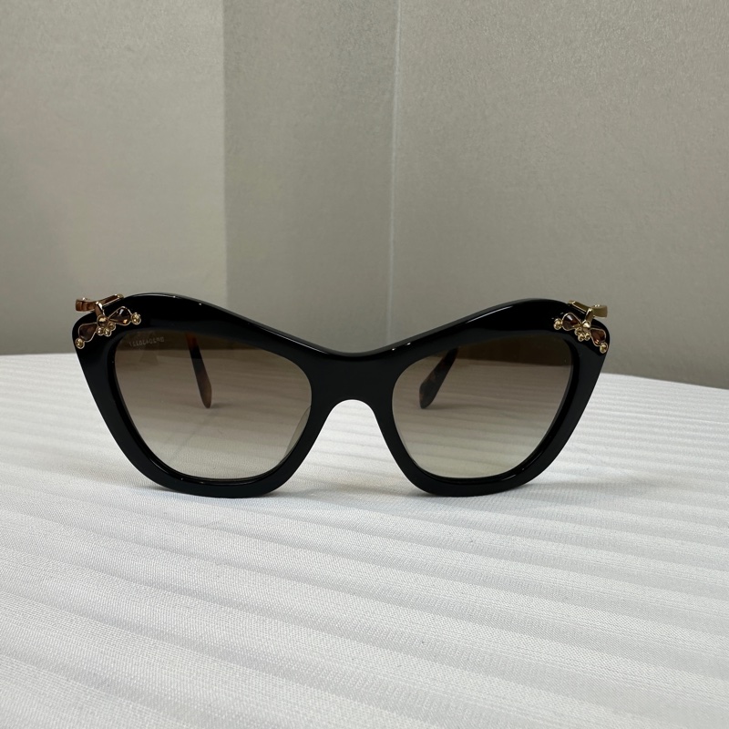 Miu Miu 黑色貓眼墨鏡 漸層太陽眼鏡-1