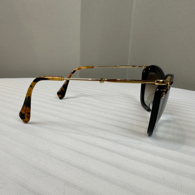 Miu Miu 黑色貓眼墨鏡 漸層太陽眼鏡-3