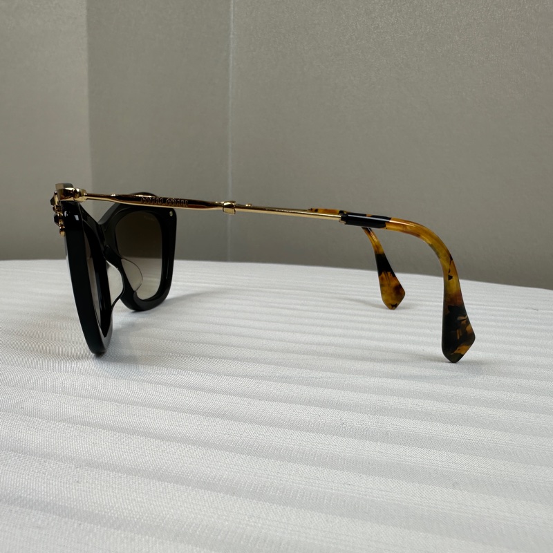 Miu Miu 黑色貓眼墨鏡 漸層太陽眼鏡-4