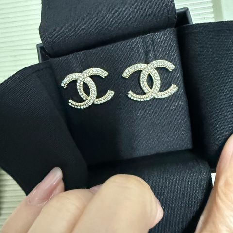 Chanel 雙CLogo 淡金雙圈滿鑽設計耳環
