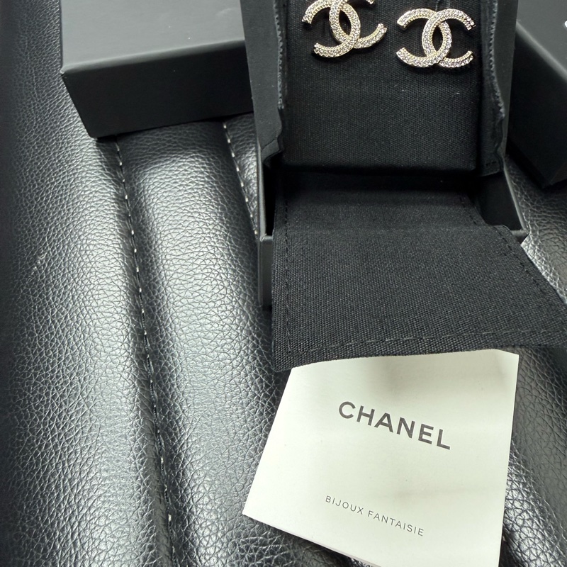 Chanel 雙CLogo 淡金雙圈滿鑽設計耳環-3