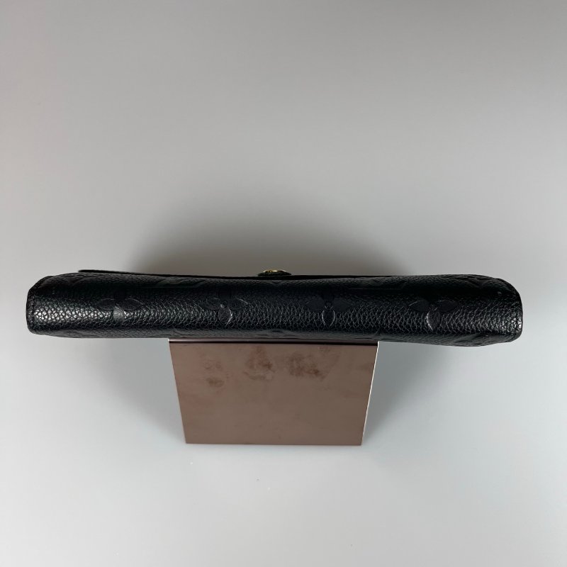 LV M61182  黑壓紋信封長夾-4