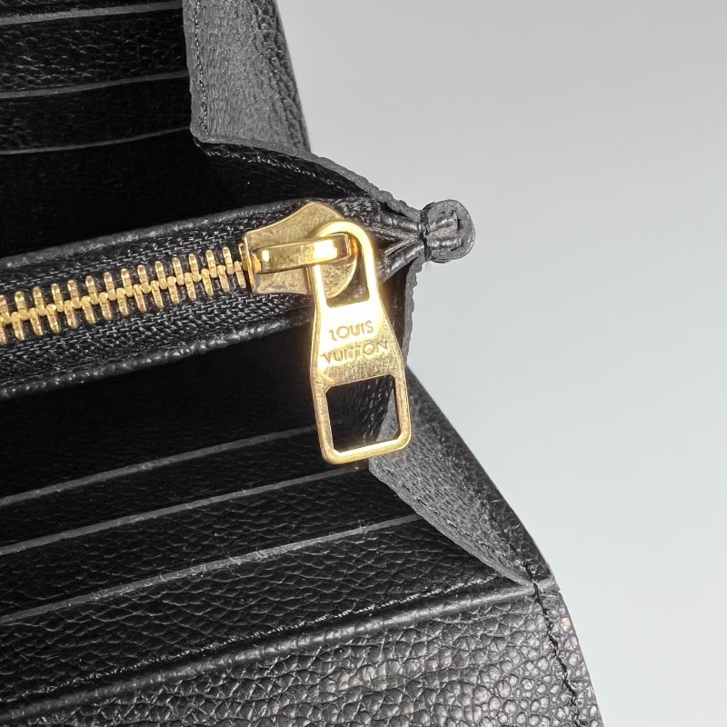 LV M61182  黑壓紋信封長夾-10