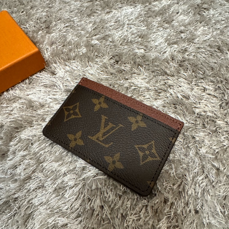 Lv monogram 經典老花啡色卡包-0