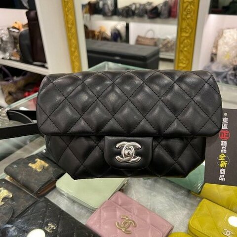 東區正精品㊣CHANEL 全新香奈兒黑色牛皮全皮銀釦銀鍊釦式翻蓋圓弧型胸口包腰包 RZ4645