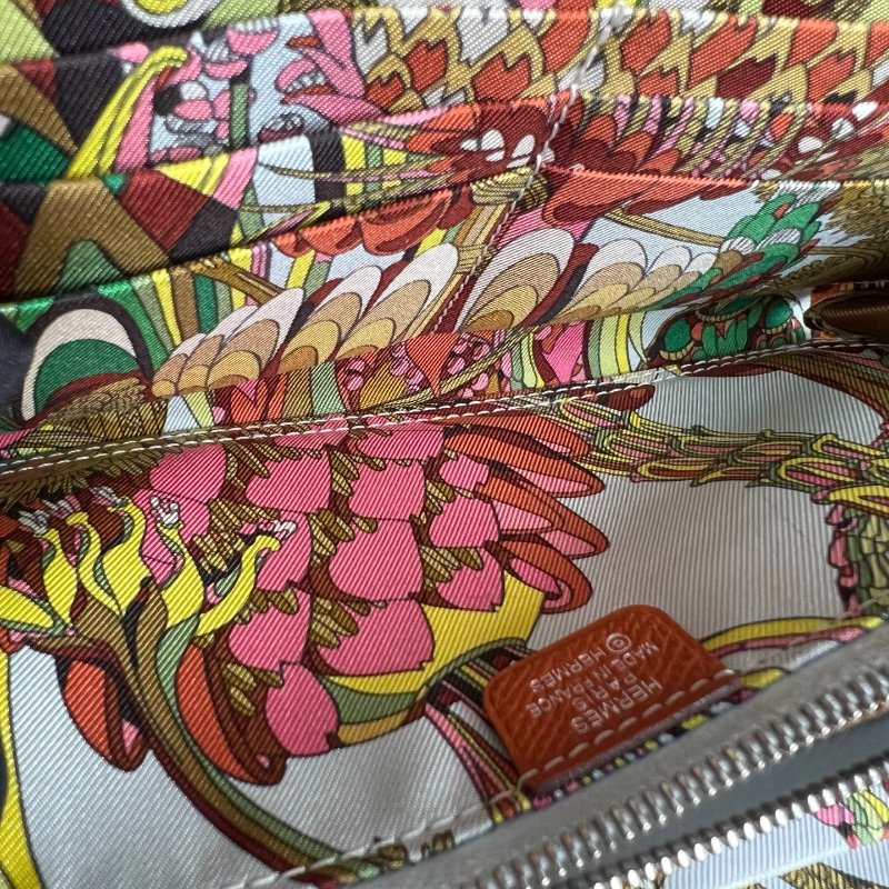 HERMES U刻 愛馬仕橘絲巾長夾-10