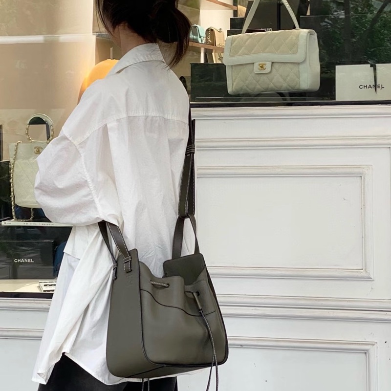 Loewe羅意威綠色吊床包-1