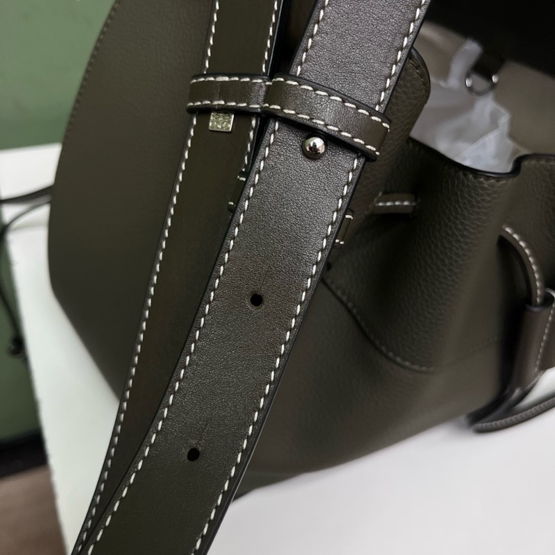 Loewe羅意威綠色吊床包-3