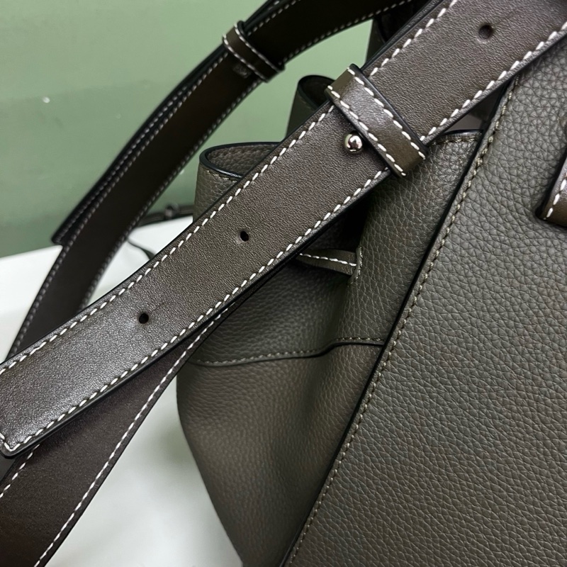 Loewe羅意威綠色吊床包-6
