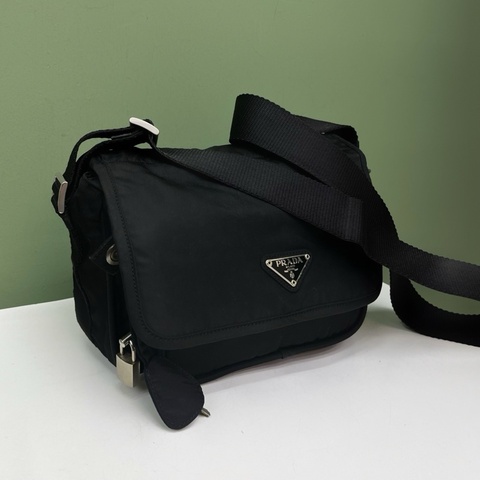 Prada普拉達黑銀降落傘布郵差包