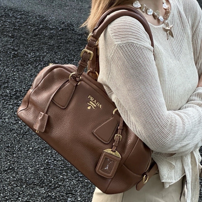 Prada普拉達焦糖保齡球包-3