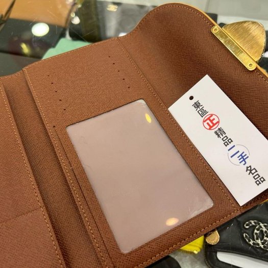 東區正精品㊣LOUIS VUITTON LV M60123 字紋曼哈頓三折釦子長夾 RA1697-1