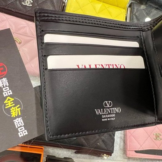 東區正精品㊣ VALENTINO VLTN 全新黑色皮革白字零錢袋短夾皮夾 RZ4431-2