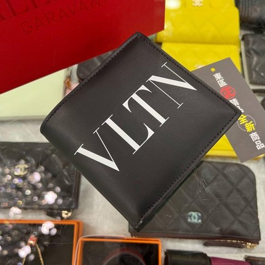 東區正精品㊣ VALENTINO VLTN 全新黑色皮革白字零錢袋短夾皮夾 RZ4431-6