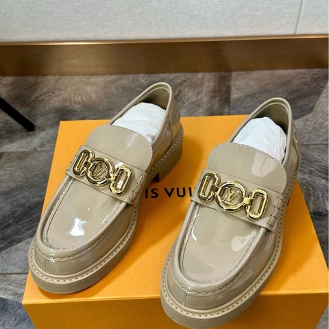 全新 LV 路易威登 Academy 皮革 新款漆皮金扣大logo 37.5碼