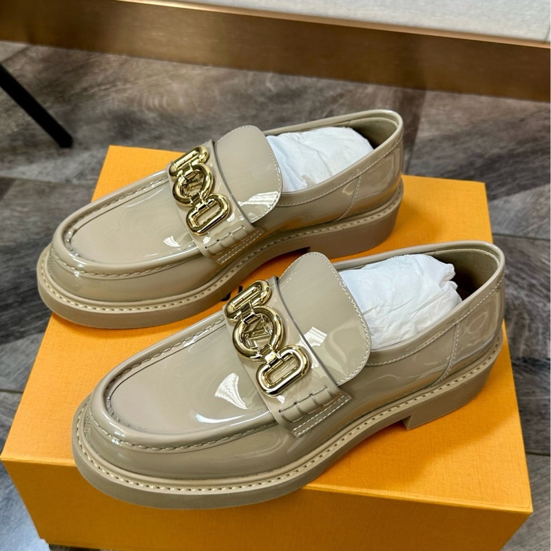 全新 LV 路易威登 Academy 皮革 新款漆皮金扣大logo 37.5碼-1