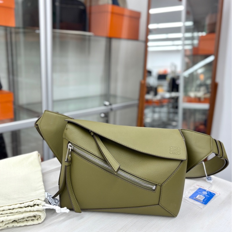 Loewe Puzzle 胸包小號-0