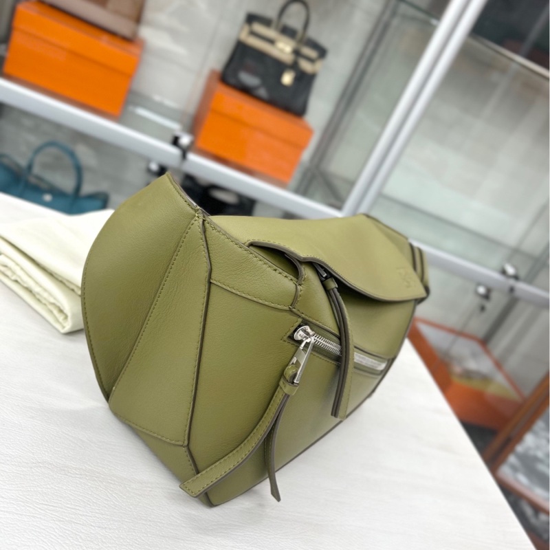 Loewe Puzzle 胸包小號-2