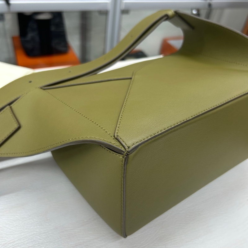 Loewe Puzzle 胸包小號-3