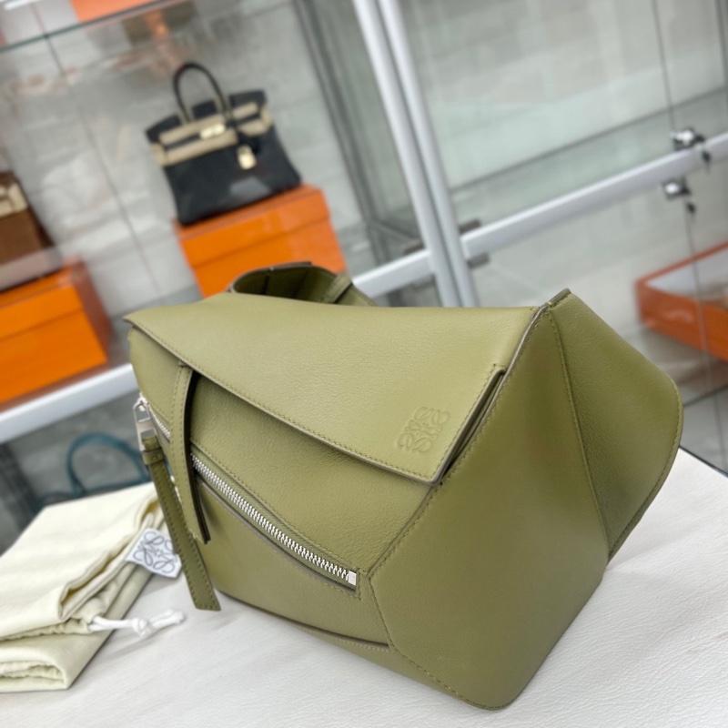 Loewe Puzzle 胸包小號-4