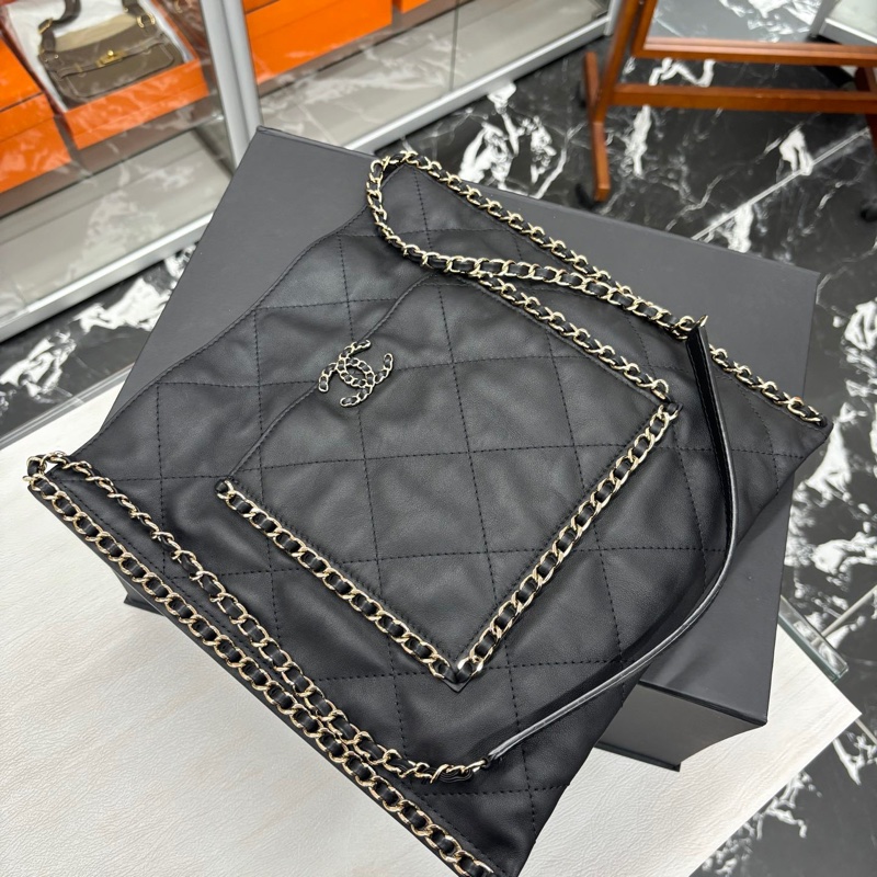 Chanel 22C黑金滾邊琴譜包-4