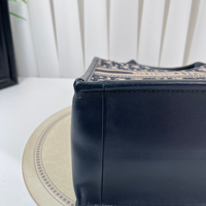 DIOR迪奧  Booktote藍色老花刺繡拼皮托特包手提斜挎包 內裡整潔 容量大 外出日常都適合-15
