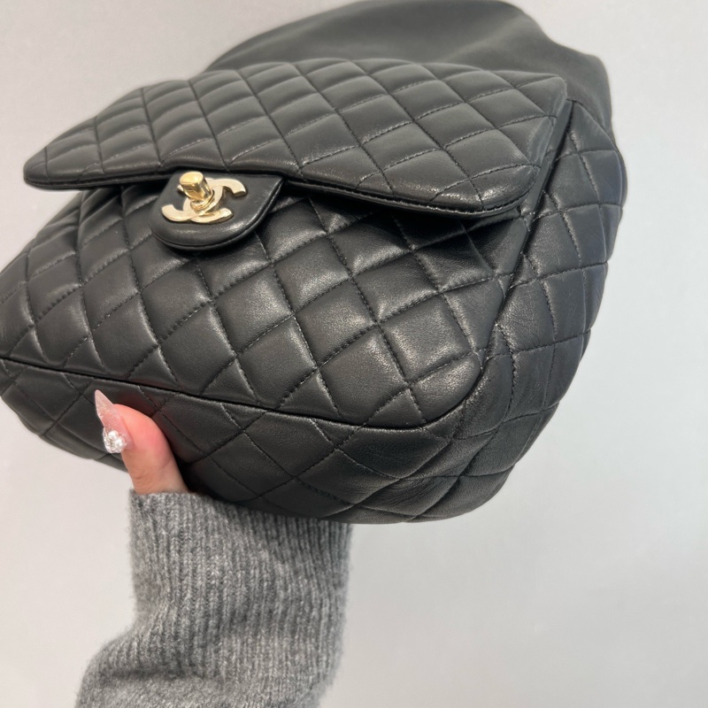 Chanel黑金羊皮束口雙肩包-2