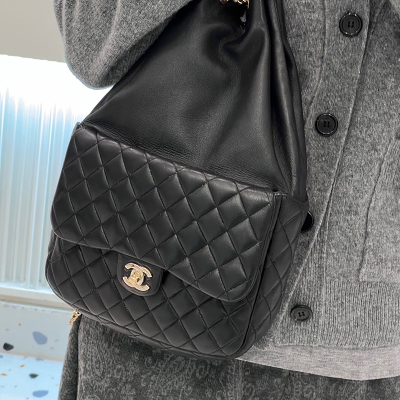 Chanel黑金羊皮束口雙肩包-7