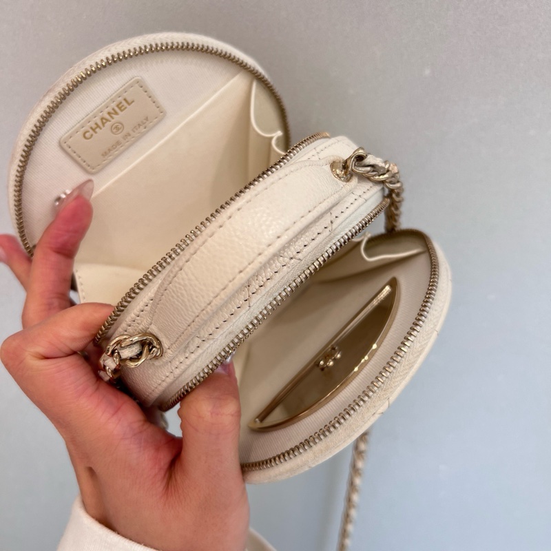 Chanel白色圓餅包 mini-5