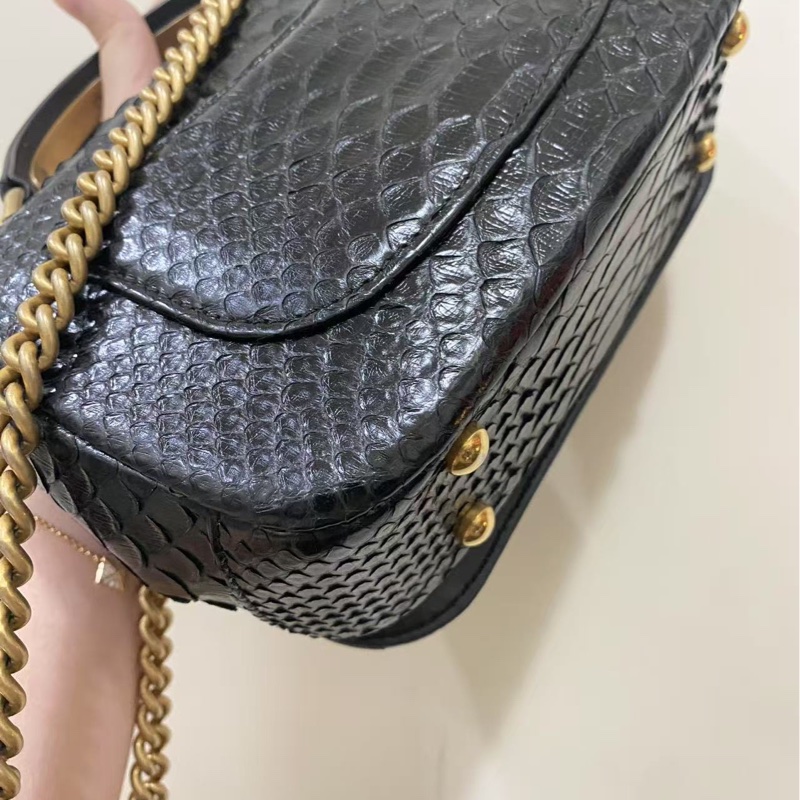 Chanel黑金蛇皮woc-2