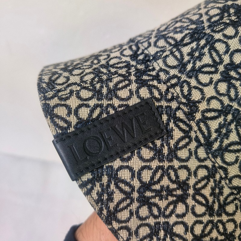 【🐴馬上下單最優惠】🧧限時降價至2/11（原$11800）【8成新】㊣✨ LOEWE ✨羅威 海軍色 雙面 皮標 漁夫帽 水桶帽 帽子 遮陽帽/二手精品/配件🌳二手樹屋🌳-2