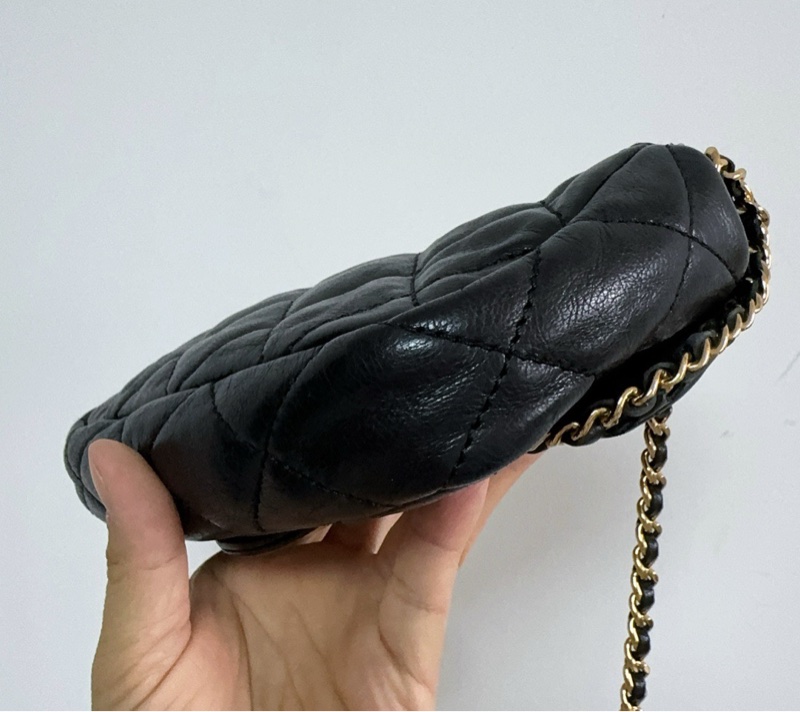 Chanel黑金滾邊mini鏈條包-4