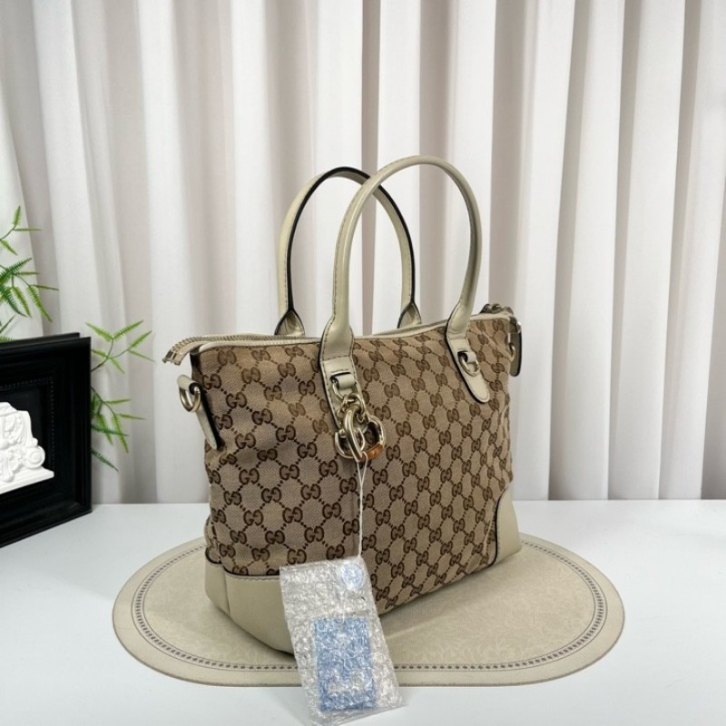 Gucci古馳 白色竹節掛墜手提斜挎單肩包 經典雙G印花圖案 愛心金屬環扣設計 配有可調節肩帶 包身帆布材質 米白色皮質拼接-3