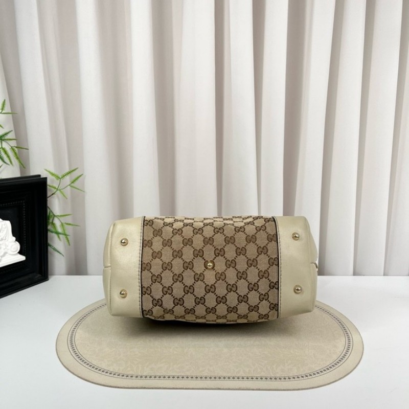 Gucci古馳 白色竹節掛墜手提斜挎單肩包 經典雙G印花圖案 愛心金屬環扣設計 配有可調節肩帶 包身帆布材質 米白色皮質拼接-7