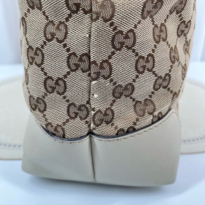 Gucci古馳 白色竹節掛墜手提斜挎單肩包 經典雙G印花圖案 愛心金屬環扣設計 配有可調節肩帶 包身帆布材質 米白色皮質拼接-11