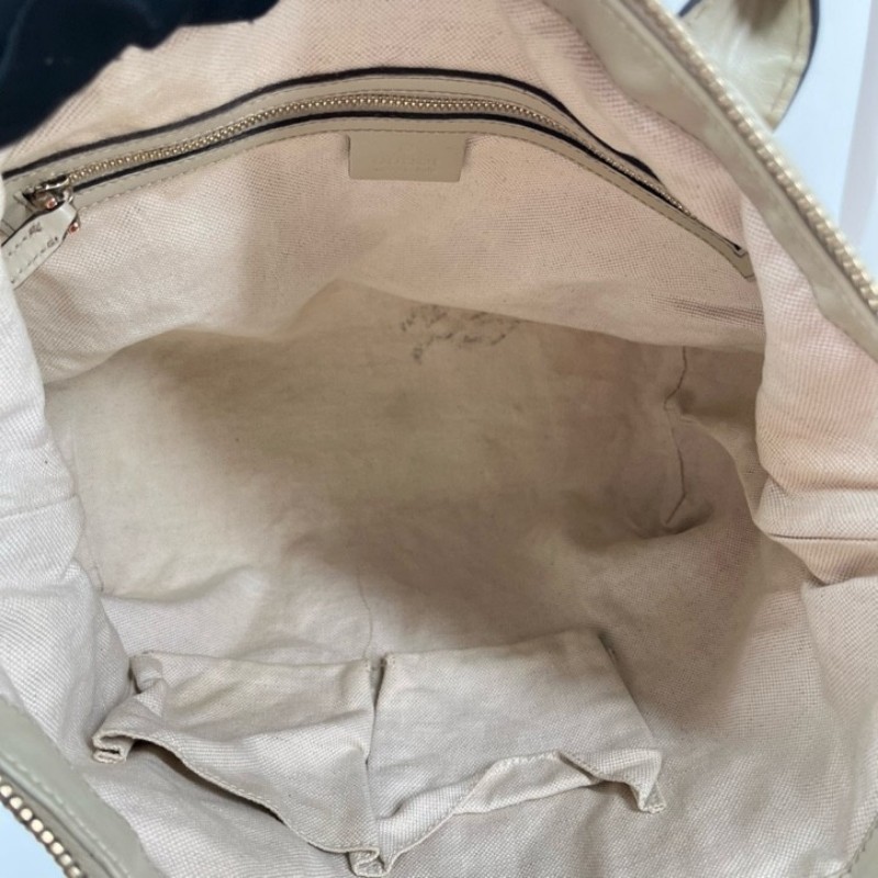 Gucci古馳 白色竹節掛墜手提斜挎單肩包 經典雙G印花圖案 愛心金屬環扣設計 配有可調節肩帶 包身帆布材質 米白色皮質拼接-17