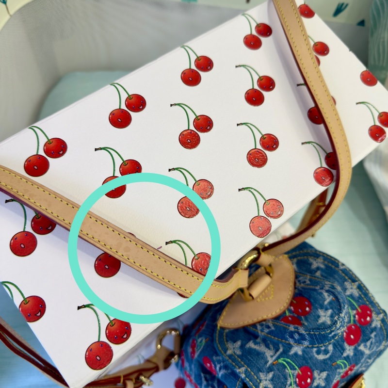 LVxTM 村上隆 限量版 微笑櫻桃刺繡牛仔後背包 m13679-10