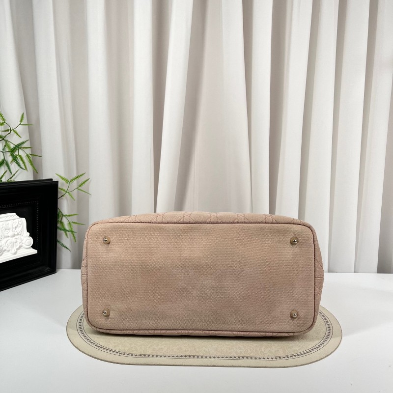 DIOR迪奥 中古粉色戴妃单肩包托特包购物袋 超级粉嫩的一只 包型立挺 容量大 日常出行都适合-4