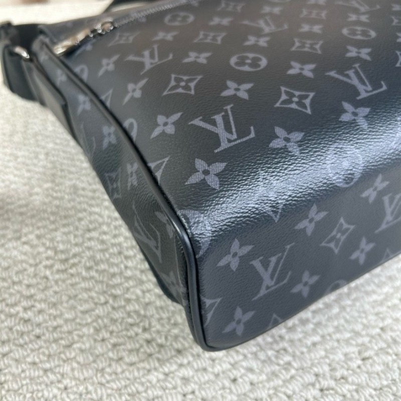 nzx lv ZZZ LV路易威登 District系列黑武士郵差包 經典老花 黑色配色 單肩斜挎都可以 容量大 日常通勤、出差都很實用-10