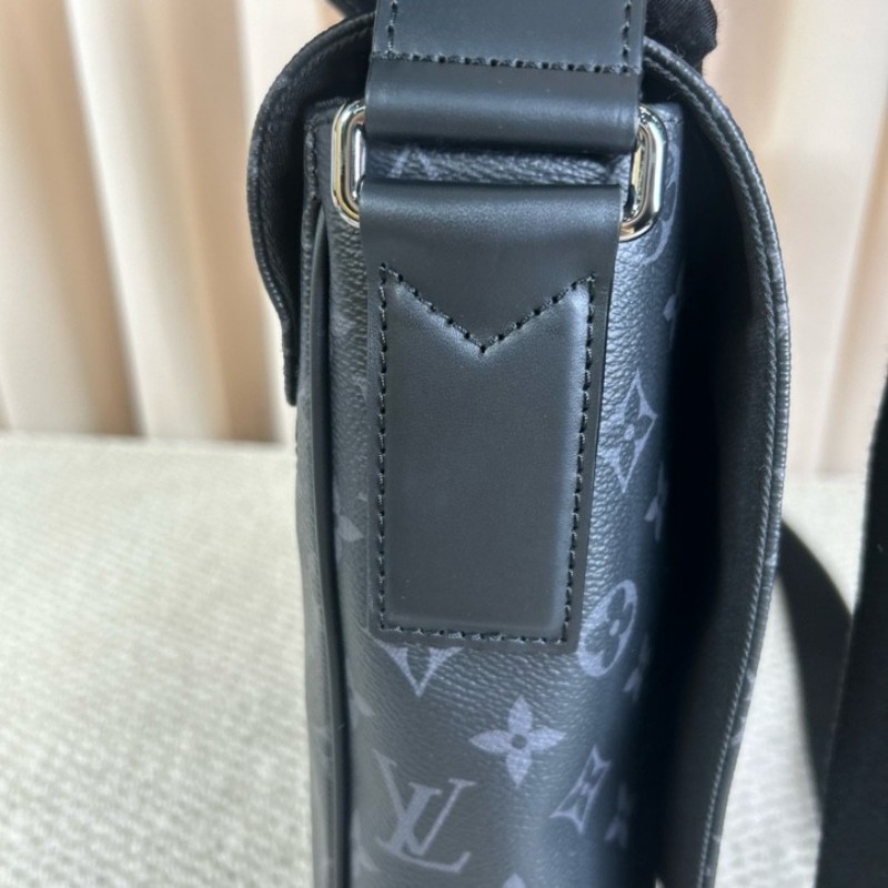 nzx lv ZZZ LV路易威登 District系列黑武士郵差包 經典老花 黑色配色 單肩斜挎都可以 容量大 日常通勤、出差都很實用-19