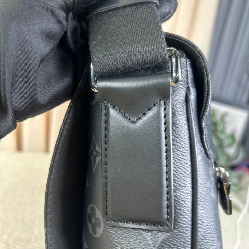 nzx lv ZZZ LV路易威登 District系列黑武士郵差包 經典老花 黑色配色 單肩斜挎都可以 容量大 日常通勤、出差都很實用-20