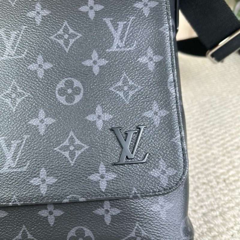 nzx lv ZZZ LV路易威登 District系列黑武士郵差包 經典老花 黑色配色 單肩斜挎都可以 容量大 日常通勤、出差都很實用-24