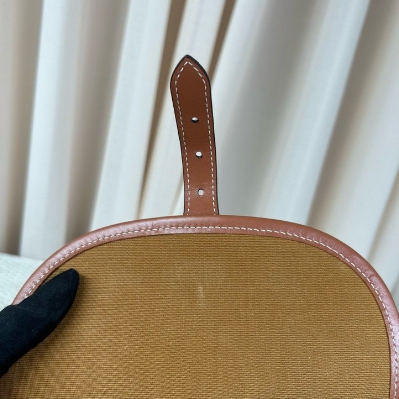 Celine賽琳凱旋門老花馬鞍包 經典Folco系列 黑棕配色 五金亮 肩帶可調節 單肩斜挎都可以 容量日常通勤、逛街都很實用-16