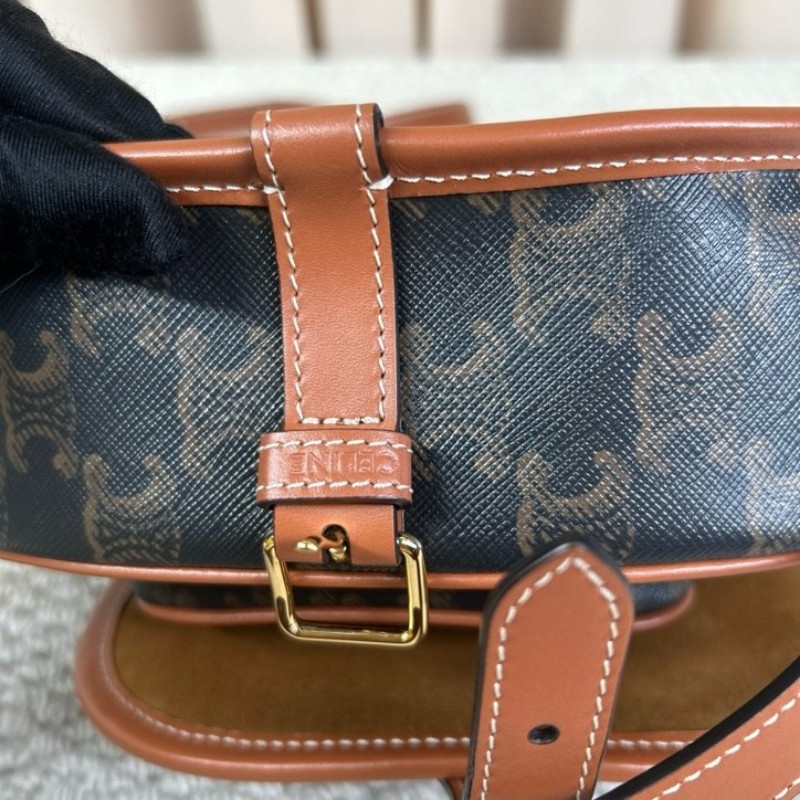 Celine賽琳凱旋門老花馬鞍包 經典Folco系列 黑棕配色 五金亮 肩帶可調節 單肩斜挎都可以 容量日常通勤、逛街都很實用-25