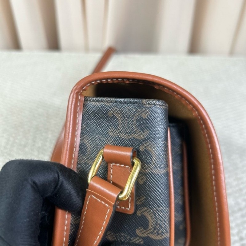 Celine賽琳凱旋門老花馬鞍包 經典Folco系列 黑棕配色 五金亮 肩帶可調節 單肩斜挎都可以 容量日常通勤、逛街都很實用-28