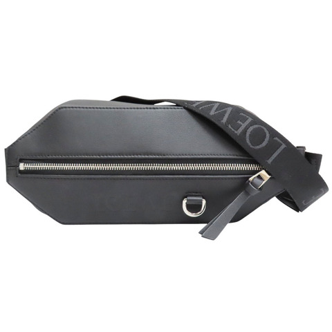 黑色 牛皮 肩背包【LOEWE 羅威】 B777NCNX03