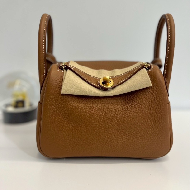 Hermes Mini Lindy 二代 金棕金 剛抱出來沒多久-0
